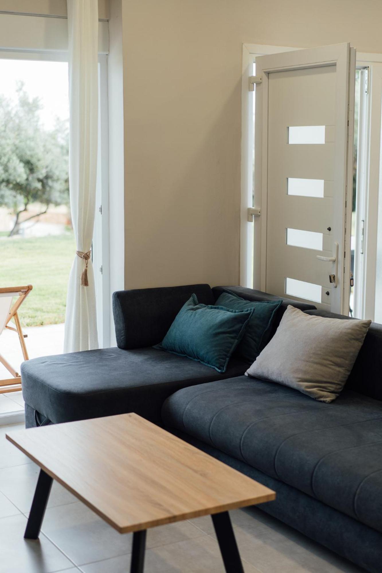Blue Waves Luxury Suites By The Sea بلوماريوس المظهر الخارجي الصورة
